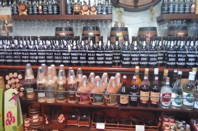 Eating Madeira! Wine & Food Tour in Funchal - Madeira wine education: six styles in a real order