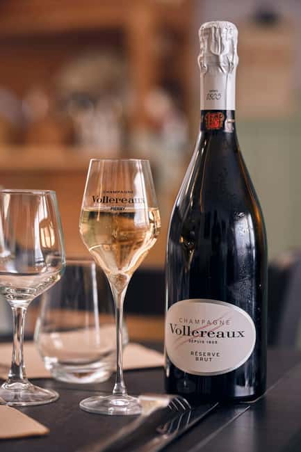 Epernay: Guided Tour of Champagne Cellar with Tastings - What to expect from the guide (and how to get the most out of it)