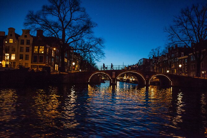 Evening Canal Cruise in Amsterdam with Wine & Cheese Option - Comfort, crowding, and the small details that decide if it feels great