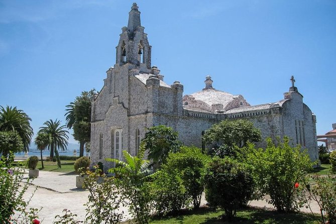 Excursion to Rias Baixas with Winery - Optional mussel boat - Isla de la Toja: soap factory history and a shell-covered chapel