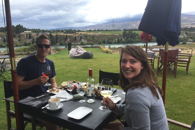 'Express' Wine Tour & Māori Culture Wānaka - Pickup, Transfers, and the Comfort Factor in an Air-Conditioned Van
