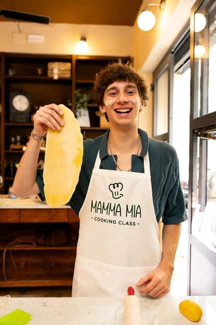 Florence: Authentic Pizza & Gelato Experience+Unlimited Wine - Hands-On Neapolitan Pizza and Gelato in Central Florence