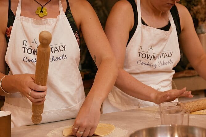 Florence Food Tour with Truffle Pasta, Steak & Free Flowing Wine - Gelato finale at La Strega Nocciola
