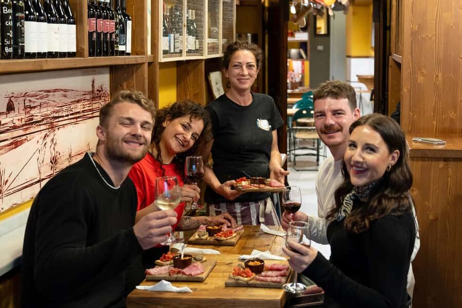 Florence: Food Walking Tour with Local Steak and Tuscan Wine - Key things to know before you go