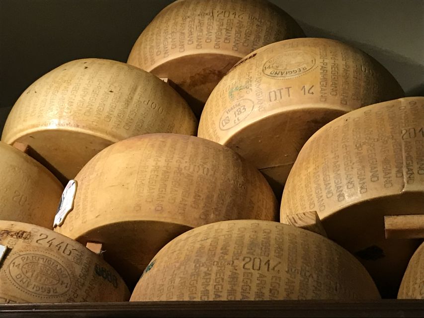 Florence: Guided Food Tour with Fiorentina Steak and Wine - The Cheese and Salami Welcome: Antico Ristoro Perditempo