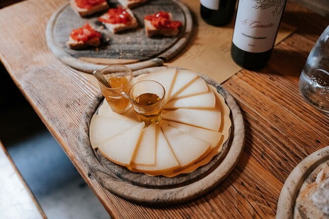 Florence Oltrarno Neighborhood Food & Wine Dine Around - Start and finish: Piazza Santo Spirito to Piazza Torquato Tasso