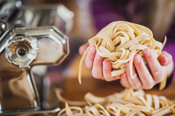 Florence: Pasta Cooking Class with Unlimited Wine - Key highlights worth your time