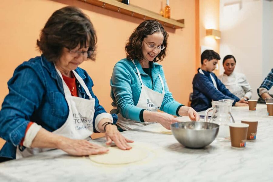 Florence: Premium Pizza & Gelato Preparation Class with Wine - Gelato Secrets: What Italians Do Differently