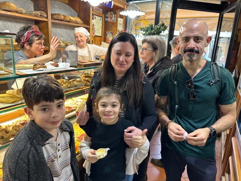 Florence: Street Food Tour with Wine & Local Guide - Buying food and souvenirs: a bit of shopping time is usually part of it