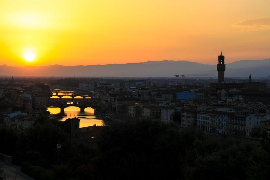 Florence: Sunset Sightseeing Tour and Wine Tasting - Santo Spirito stop: a quick breath between landmarks