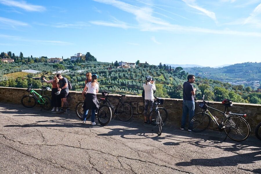 Florence: Tuscany Bike Tour with Wine & Olive Oil - Guides and Stories: Why the People Matter Here