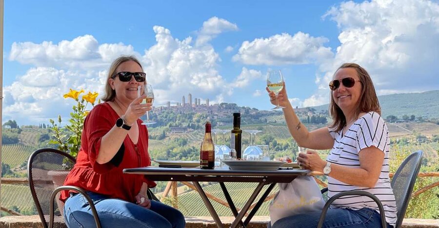 Florence: Wineries, Tastings, Lunch & San Gimignano Day Trip - Meeting outside Cafe Gamberini: getting the day right from the start