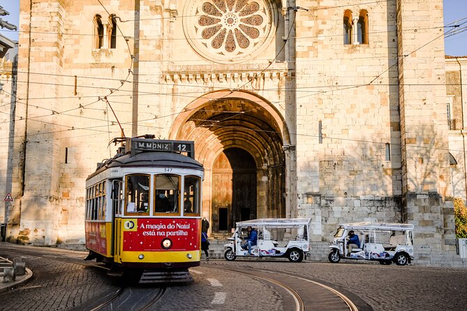 Food & Wine Lisbon Tour with Local Guide in Private Eco Tuk Tuk - Private, 100% electric tuk tuk: the smart way to cover Lisbon