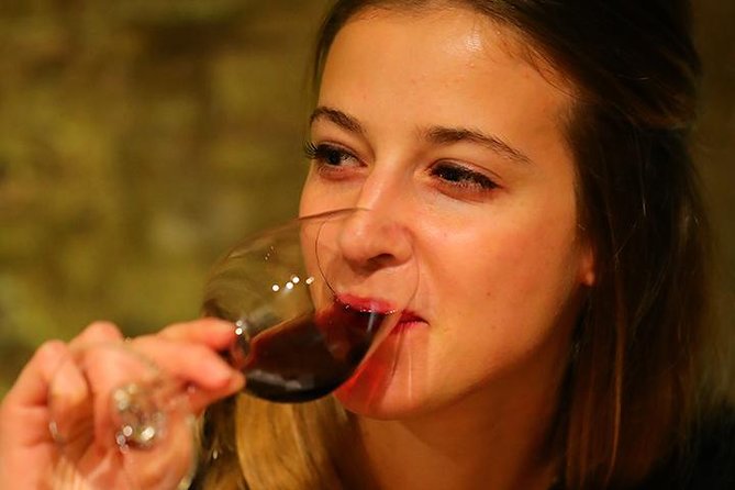 French Wine and Champagne Tasting in Paris - How the six-wine tasting actually plays out