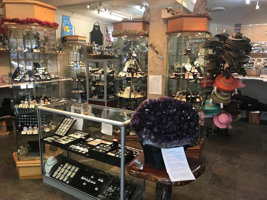 From Adelaide: Barossa to Hahndorf Wine Tasting and Lunch - Should you book this Adelaide Hills to Barossa and Hahndorf day trip?