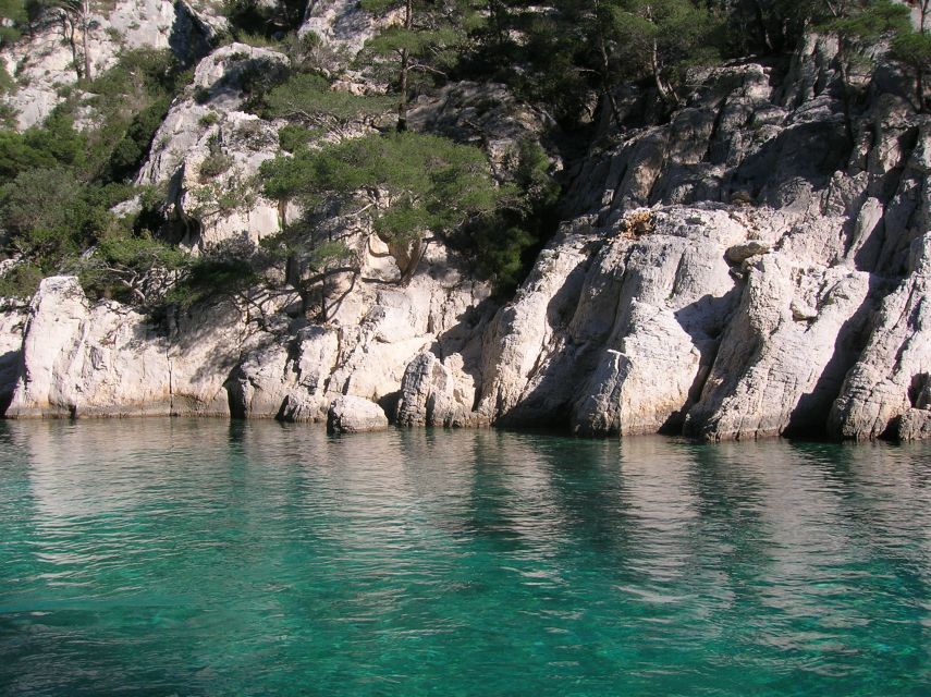 From Aix: Cassis Boat Ride & Provence Wine Tasting Day Tour - Cap Canaille on the Route des Crêtes: Big Views, Quick Time
