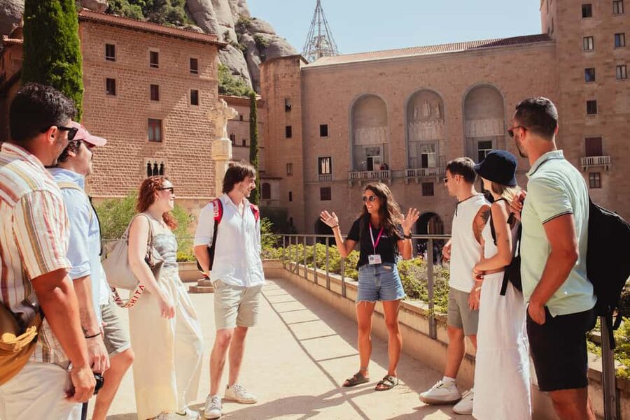 From Barcelona: Full-Day Montserrat & Wine Small Group Tour - The free time at Montserrat: how to use it without feeling rushed