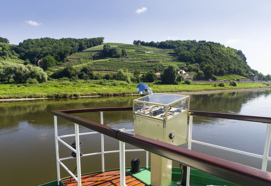 From Dresden: Saxon Wine Route Steamer Day Cruise - Dresden-to-Meissen scenery: vineyards, Radebeul, and the river views