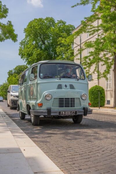 From Epernay : Champagne tasting with a vintage car - Climb into the Estafette Alouette Renault: part transport, part show