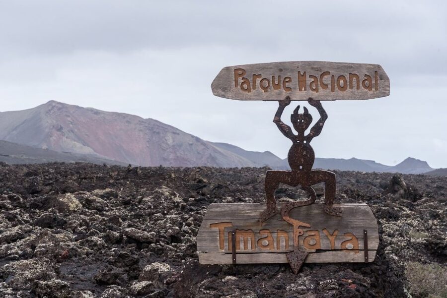 From Fuerteventura: Lanzarote Volcano and Wine Region Tour - Key highlights at a glance