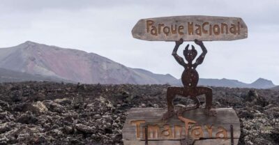 From Fuerteventura: Lanzarote Volcano and Wine Region Tour - Timanfaya National Park: where the volcano actually acts alive