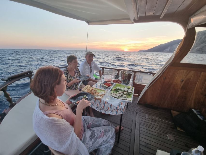 From La Spezia: Cinque Terre Boat Tour with Lunch and Wine - Key things worth knowing before you go
