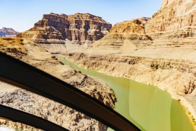From Las Vegas: Grand Canyon Helicopter Tour with Champagne - The flight over Lake Mead and Hoover Dam: the route is the point
