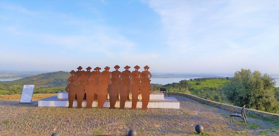From Lisbon: Évora and Monsaraz Day Tour with Wine Tasting - Monsaraz: The Walled Hill Town With the Best Views