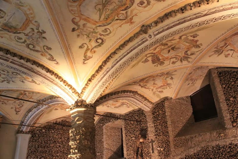 From Lisbon: Évora and Monsaraz with Regional Wine Tasting - Évora’s Roman Temple and Giraldo Square: where the city starts clicking