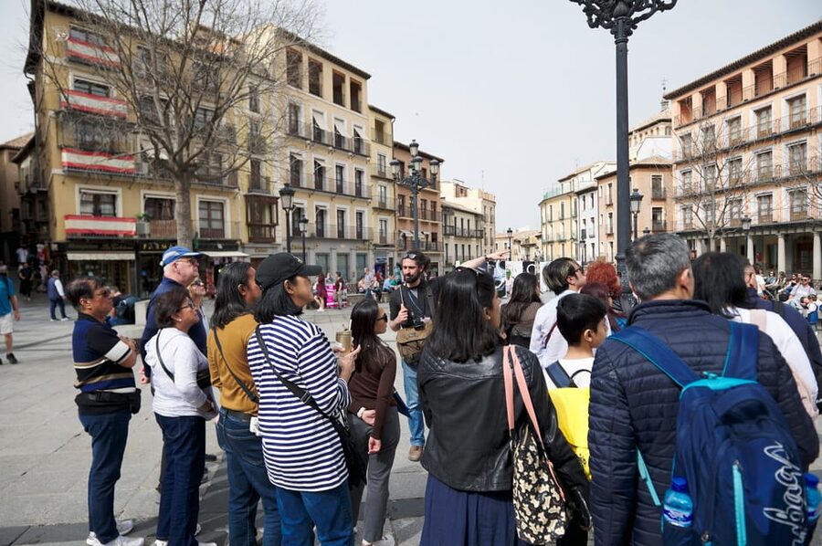 From Madrid: Toledo Tour with Wine Tasting and 3 Monuments - Wine tasting and tapas in a local cellar: the mid-day reset