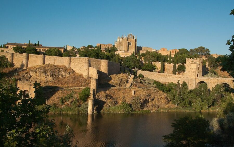 From Madrid: Toledo Tour with Wine Tasting and 3 Monuments - Free time in Toledo: how to use your two hours best