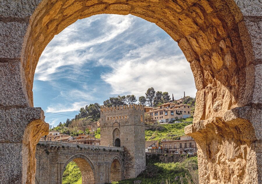 From Madrid: Toledo Tour with Wine Tasting and 3 Monuments - Mirador del Valle: the best free postcard of the day