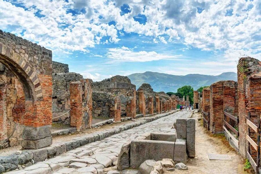 From Naples: Pompeii and Wine Tasting Tour with Lunch - Book it or skip it? My take