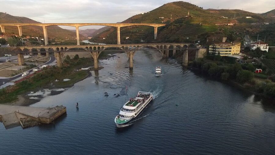 From Porto: Douro River Cruise, Winery Visit & Lunch - First stop: Cais da Estiva in Porto, then breakfast on the river