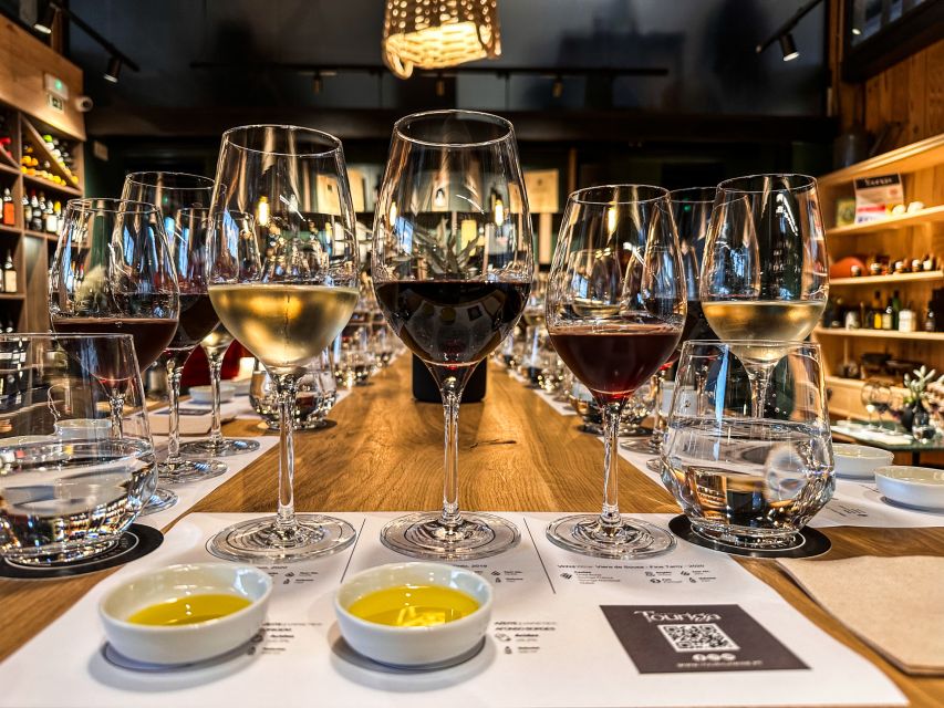 From Porto: Douro Valley w/ Boat Tour, Wine Tasting & Lunch - Second winery stop in Pinhão: more tasting, more contrast
