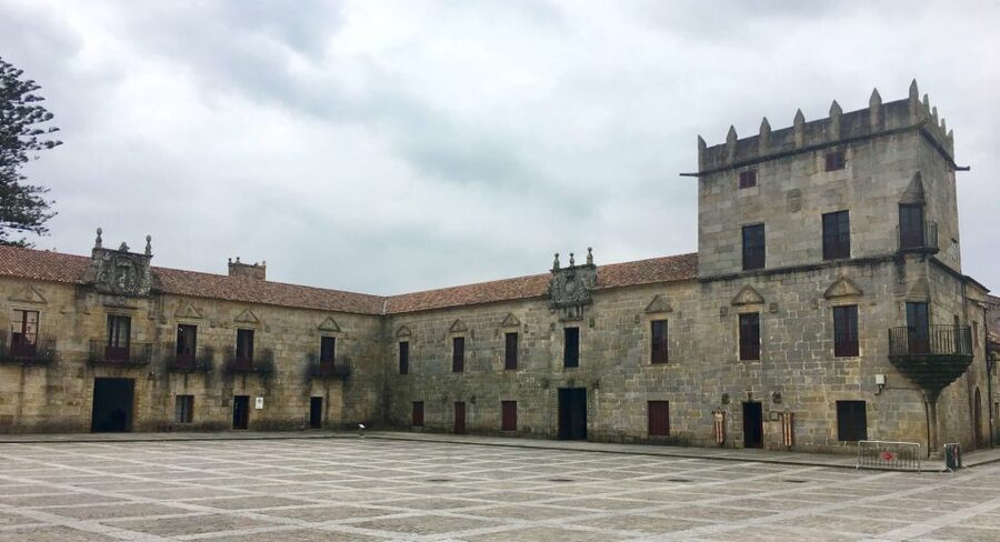 From Santiago: Tour to Rias Baixas with Boat Trip and Winery - Bay of Poio and the Cruceiros: the details you notice up close
