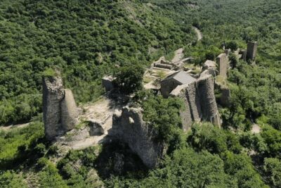 From Tbilisi Kakheti Wine Tour to Bodbe Sighnaghi and Telavi - The first two stops: Manavi tastings and Badiauri bread