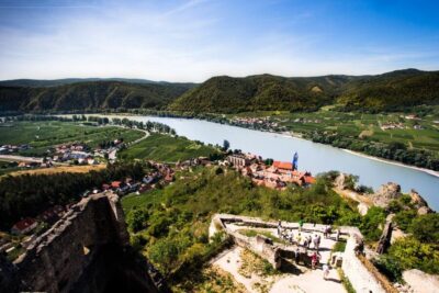 From Vienna: Wachau Valley Day Tour with Wine Tasting - The Wine Stops: What You’ll Taste and Why the Order Matters