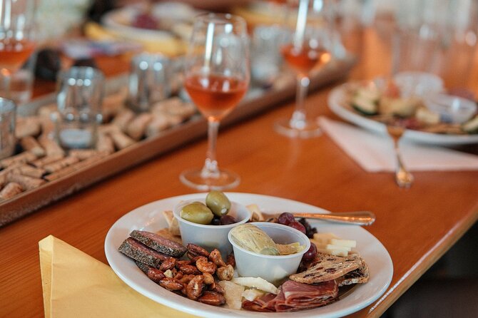 Full Day Pontiac Wine & Cider Tour - Day Trip From Ottawa & Gatineau - Pickup, Timing, and the Van Ride You Should Expect