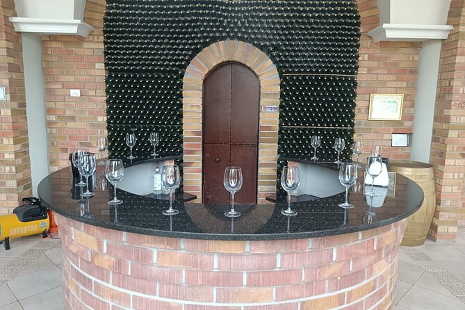 Full Rioja Wine Tour with Lunch from San Sebastian Private Tour - Stop 1 in San Vicente de la Sonsierra: the Rioja winemaking starter kit