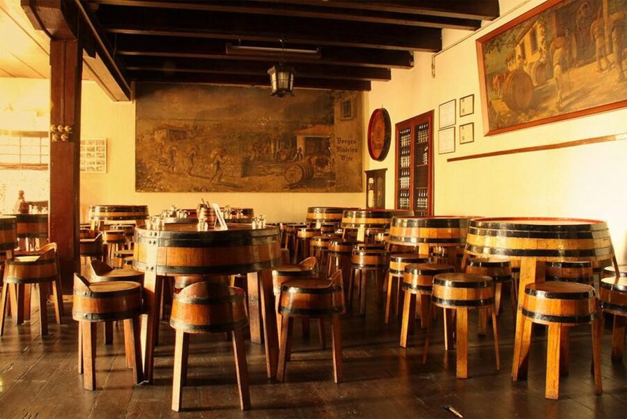 Funchal: H.M. Borges Winery Guided Tour with Wine Tasting - What About the Guides and English?