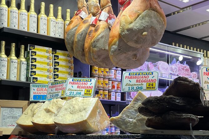 Genoa Food, Wine Tasting & History Walking Tour - Wine at the End: Two Ligurian Pour Choices
