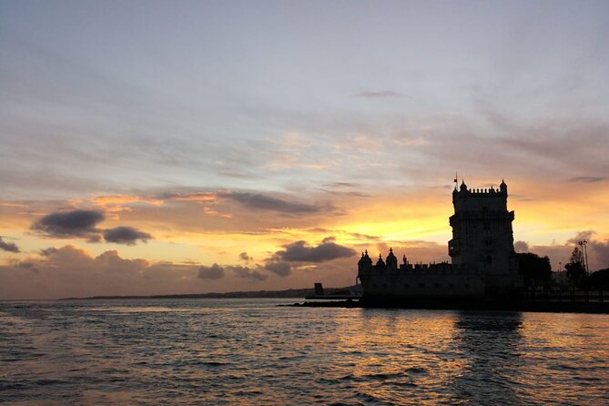 Golden Hour Boat Tour - Sailing by the Monuments with Wine - The Value Math: Why $48-ish Feels Like More Than a Boat Ride