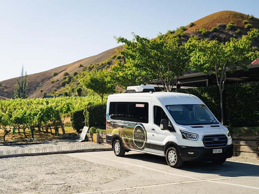 Gourmet Food and Wine Tour with Lunch and Wine Tastings - Australasia’s Largest Wine Cave: Cheese and Cold-Cellar Magic