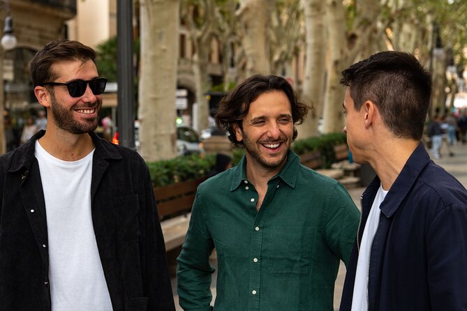 Gourmet Tapas and Wine Tour in Palma de Mallorca - The Middle of the Walk: Carrer del Sindicat and the Shift in Tempo