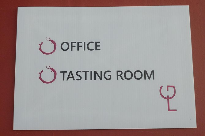 Half-Day Small-Group Wine Experience with Wine Expert from Cagliari - Key things that make this tour worth your time