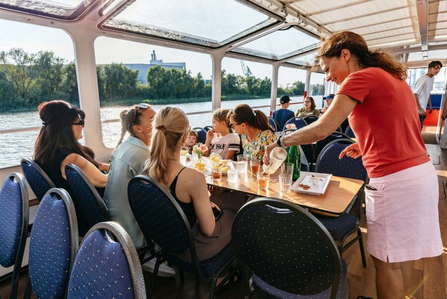 Hamburg: Harbor Cruise with Wine and Cheese - Key moments worth planning around