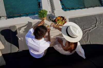 Heraklion: Dia Island Catamaran Cruise with Dinner and Wine - Sailing to Dia Bay: Unlimited Drinks, Wi‑Fi, and Wildlife Chances