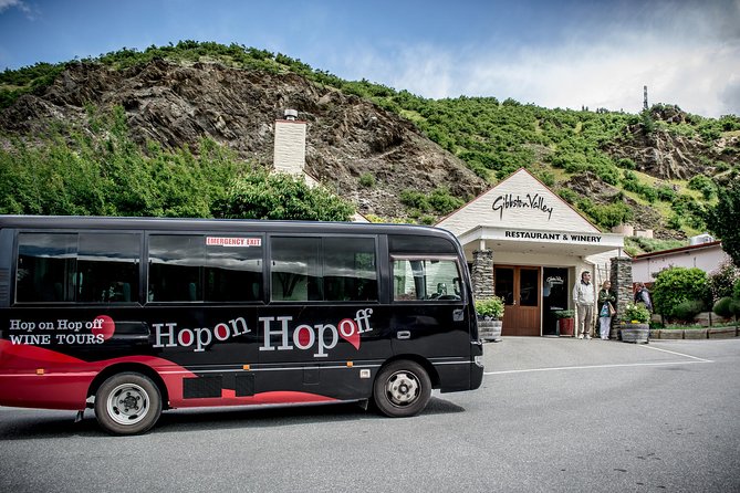Hop on Hop off Wine Tours Queenstown - Queenstown HOHO: a wine day with adrenaline built in