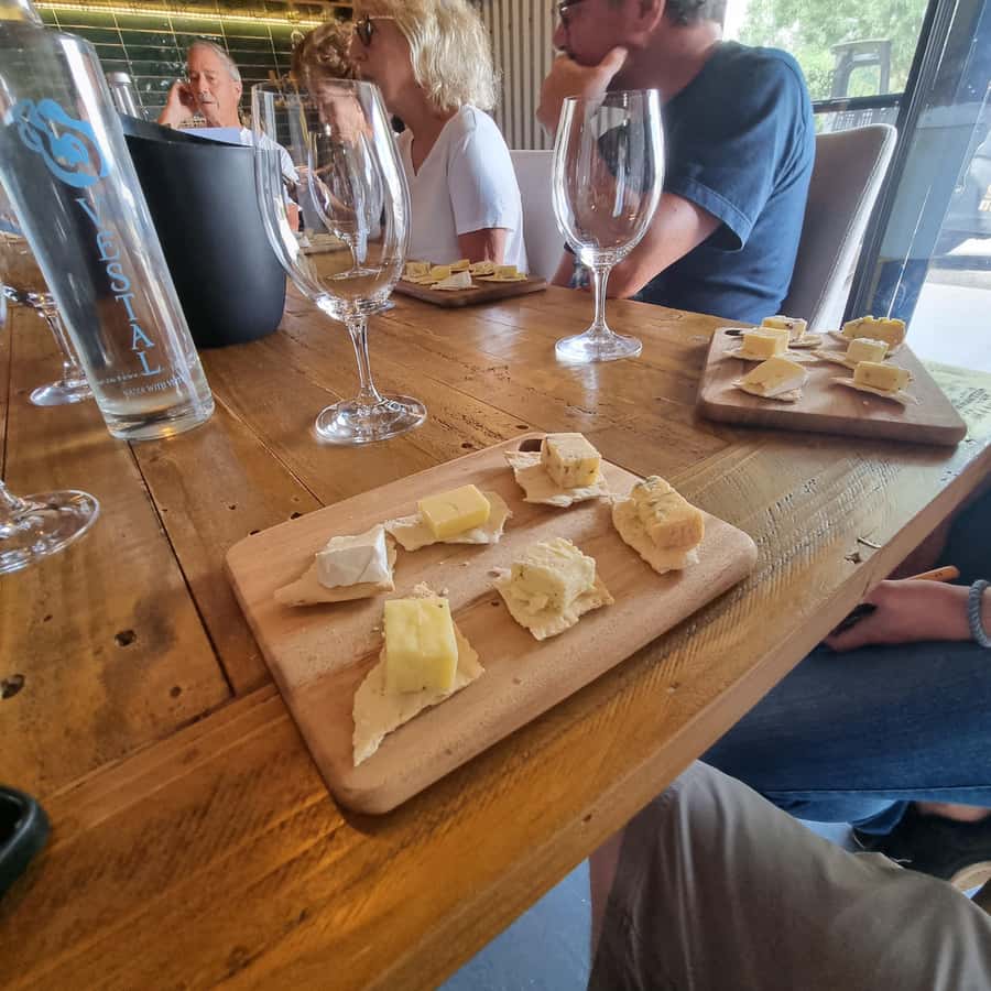 Hunter Valley: Wine, Gin, Cheese and Chocolate Tour - Spirits stop: local gin and vodka for a different kind of tasting